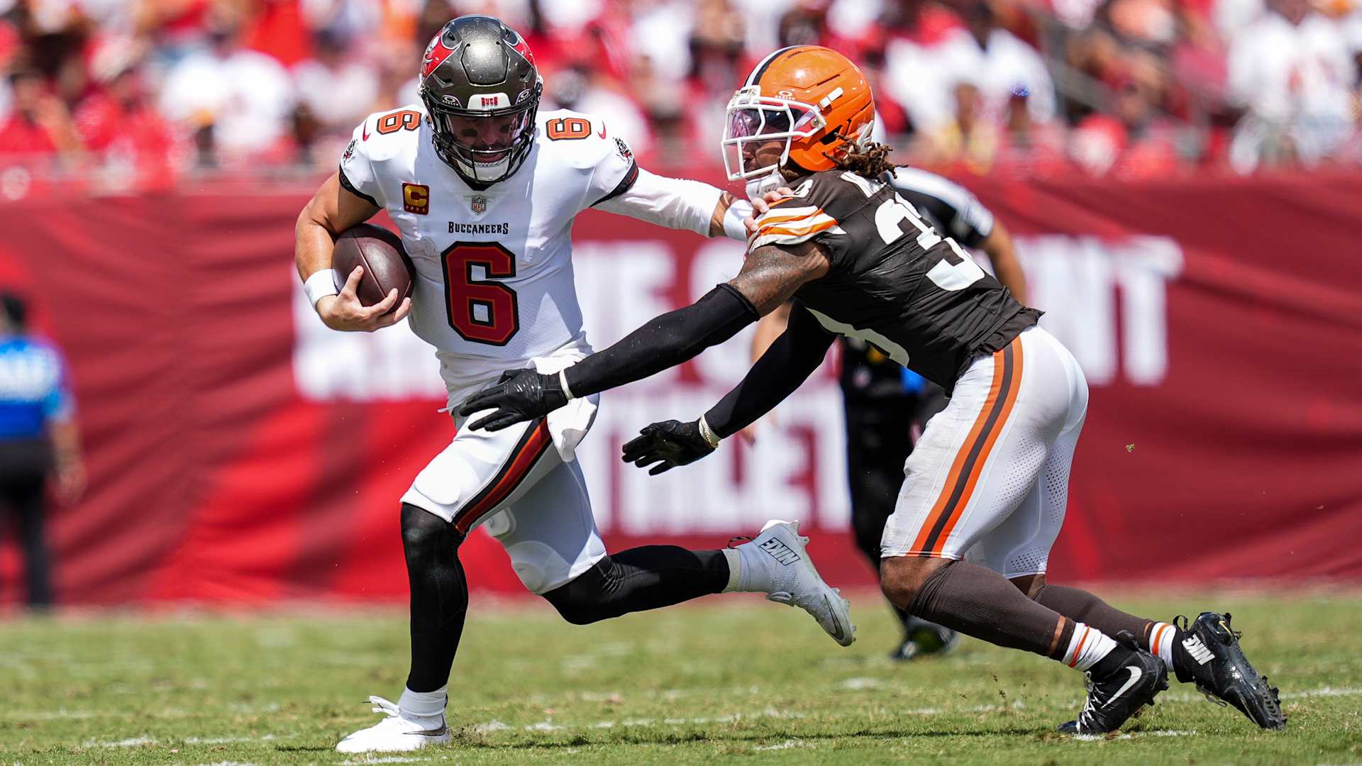 Baker Mayfield practices in full through an illness before the Vikings