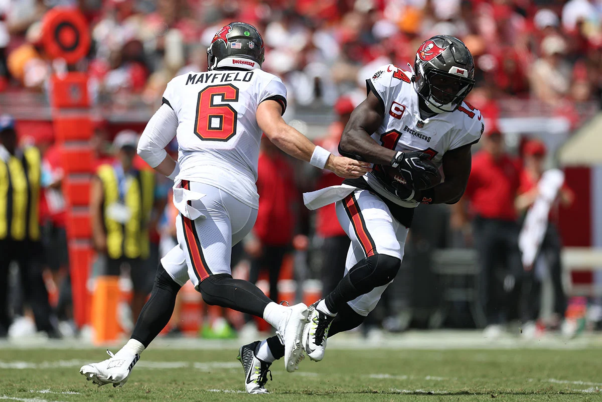 Chris Godwin Jr. sits out Wednesday practice with an ankle injury