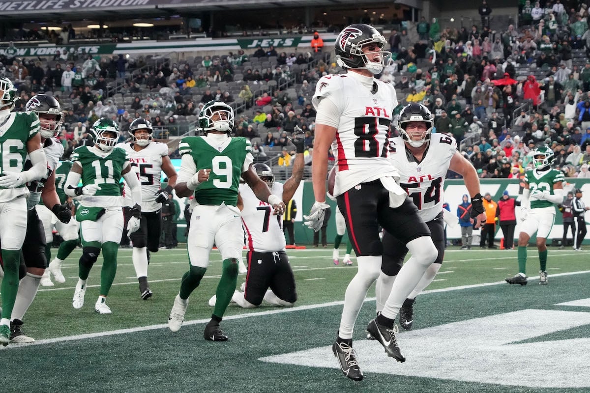 Bucs activate David Sills from injured reserve and place Christian Rozeboom on IR